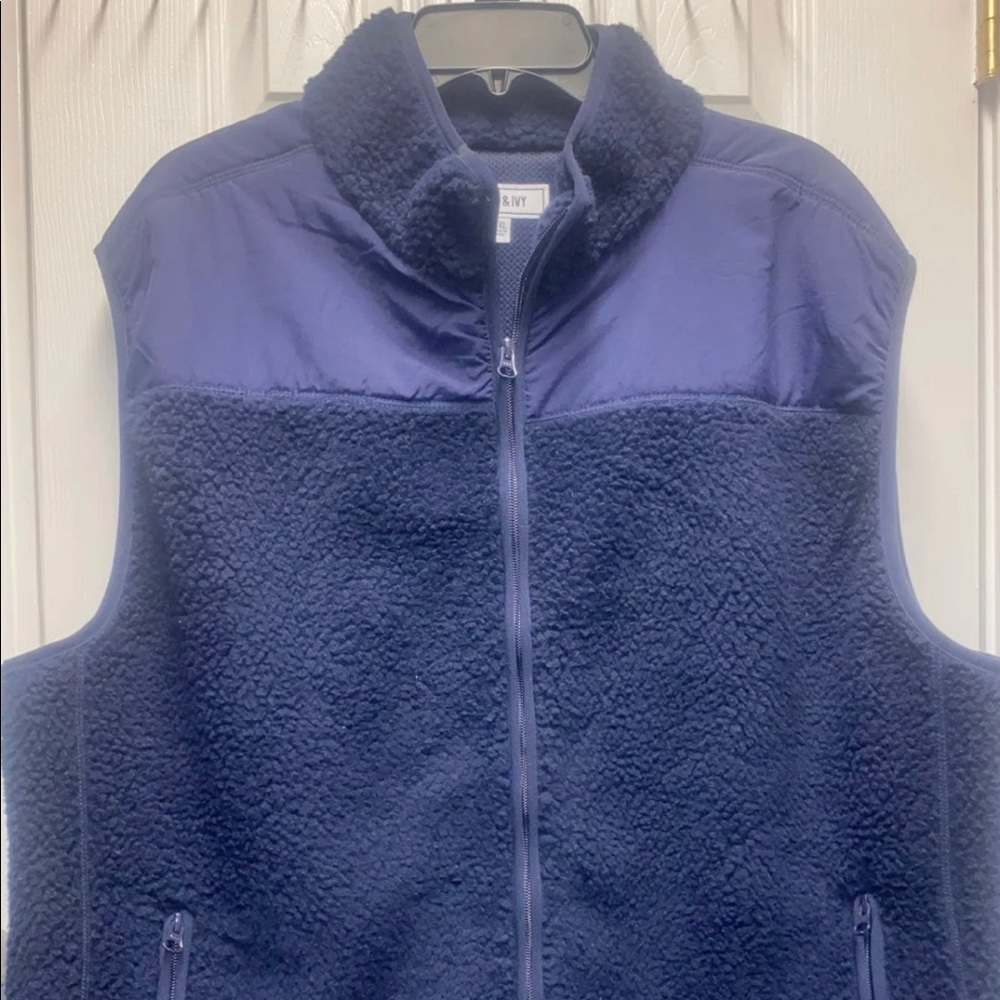 Crown & Ivy Vest